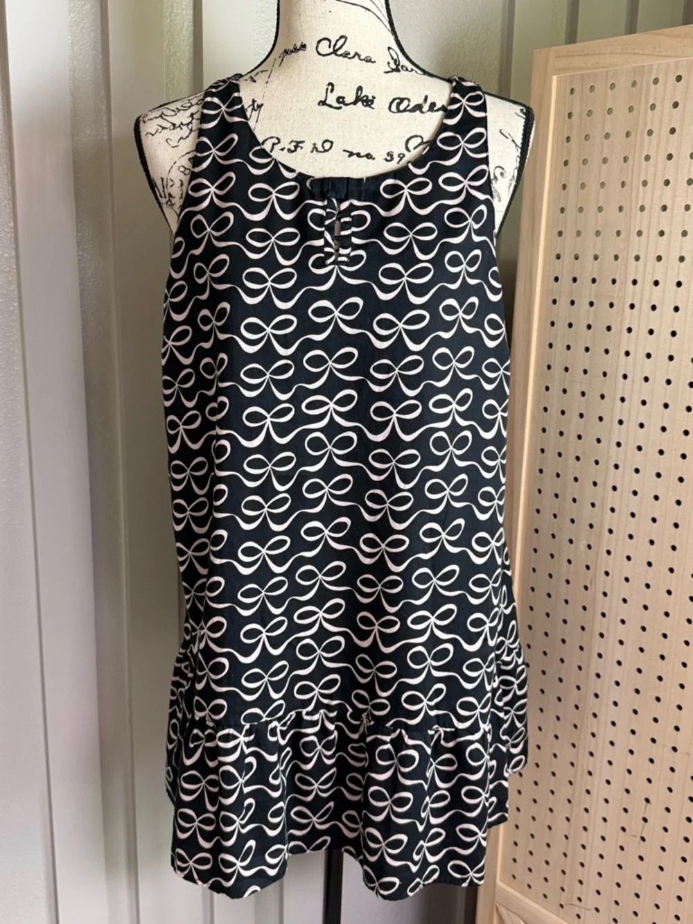 Kate Spade Bow‎ Print Sleeveless Top Peplum Hem Black White Size 1 Preppy Cotton